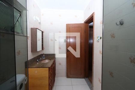 Casa à venda com 210m², 4 quartos e 3 vagas Casa à venda com 210m², 4 quartos e 3 vagasBanheiro