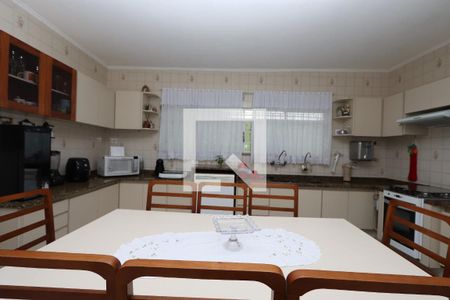 Casa à venda com 210m², 4 quartos e 3 vagas Casa à venda com 210m², 4 quartos e 3 vagasCozinha