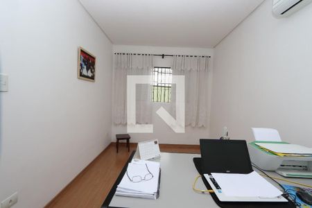 Casa à venda com 210m², 4 quartos e 3 vagas Casa à venda com 210m², 4 quartos e 3 vagasQuarto 4