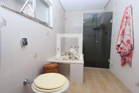 Casa à venda com 210m², 4 quartos e 3 vagas Casa à venda com 210m², 4 quartos e 3 vagasBanheiro da Suíte master