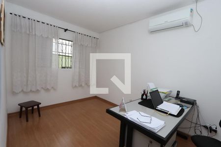 Casa à venda com 210m², 4 quartos e 3 vagas Casa à venda com 210m², 4 quartos e 3 vagasQuarto 4