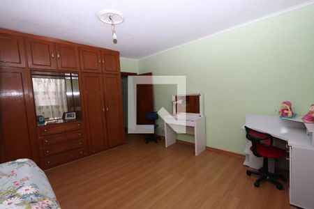 Casa à venda com 210m², 4 quartos e 3 vagas Casa à venda com 210m², 4 quartos e 3 vagasQuarto 2