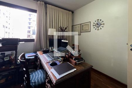 Apartamento à venda com 450m², 4 quartos e 6 vagasQuarto 1