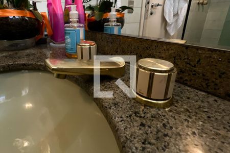 Apartamento à venda com 450m², 4 quartos e 6 vagasBanheiro