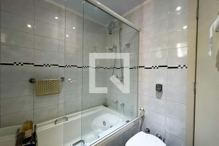 Apartamento à venda com 450m², 4 quartos e 6 vagasBanheiro da Suíte 2