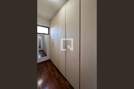 Apartamento à venda com 450m², 4 quartos e 6 vagasSuíte 2
