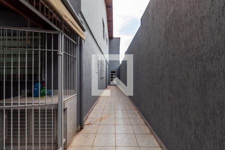 Casa à venda com 208m², 3 quartos e 2 vagasQuintal