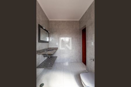 Casa à venda com 208m², 3 quartos e 2 vagasSuíte - Banheiro