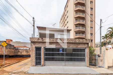 Casa à venda com 208m², 3 quartos e 2 vagasFachada