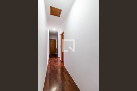 Casa à venda com 208m², 3 quartos e 2 vagasCorredor