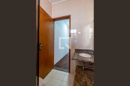 Casa à venda com 208m², 3 quartos e 2 vagasBanheiro