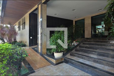 Apartamento à venda com 180m², 5 quartos e 3 vagas Apartamento à venda com 180m², 5 quartos e 3 vagasEntrada