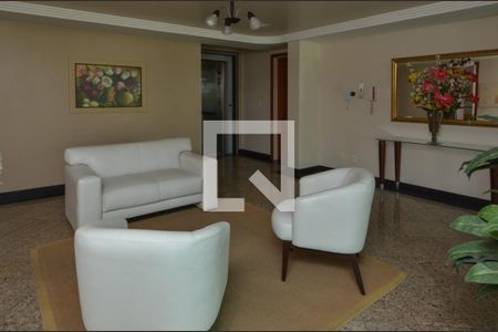 Apartamento à venda com 180m², 5 quartos e 3 vagas Apartamento à venda com 180m², 5 quartos e 3 vagasHall de entrada