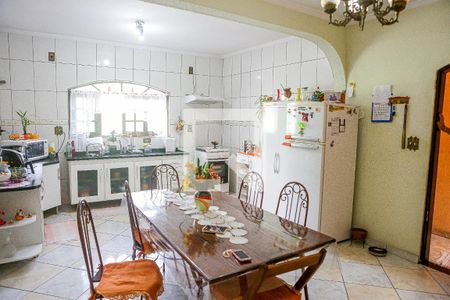 Casa à venda com 250m², 2 quartos e 8 vagasCozinha