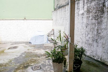 Casa à venda com 250m², 2 quartos e 8 vagasQuintal