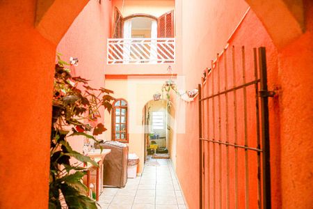 Casa à venda com 250m², 2 quartos e 8 vagasCorredor Quintal