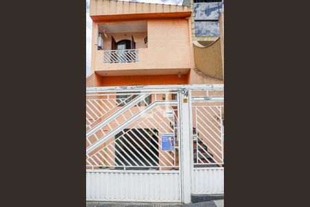 Casa à venda com 250m², 2 quartos e 8 vagasFachada