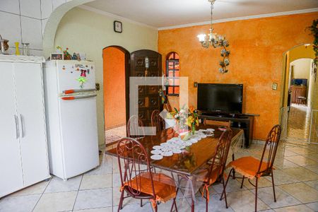 Casa à venda com 250m², 2 quartos e 8 vagasCozinha