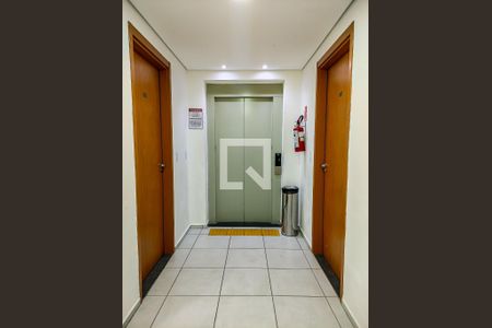 Apartamento à venda com 43m², 2 quartos e sem vagaÁrea Comum - Elevador