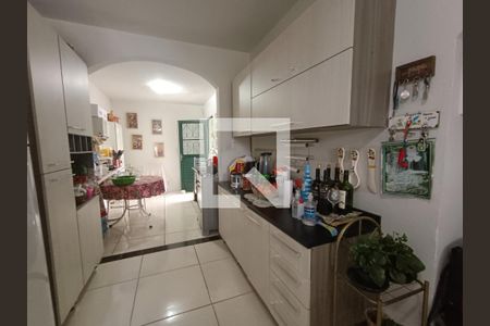 Casa à venda com 220m², 3 quartos e 2 vagas Casa à venda com 220m², 3 quartos e 2 vagasCozinha