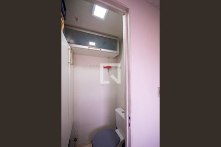 Apartamento à venda com 65m², 3 quartos e 1 vagaÁrea de Serviço - Banheiro 