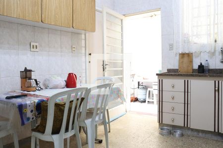 Casa à venda com 193m², 3 quartos e 1 vaga Casa à venda com 193m², 3 quartos e 1 vagaCozinha