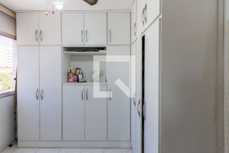 Apartamento à venda com 74m², 2 quartos e 1 vagaQuarto 2