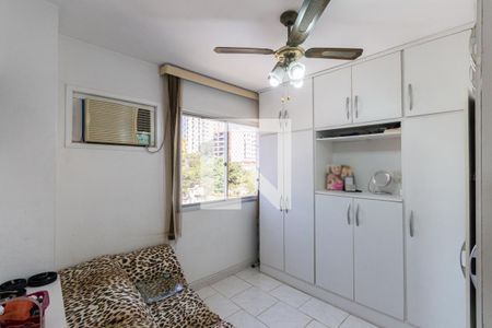 Apartamento à venda com 74m², 2 quartos e 1 vagaQuarto 2