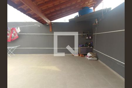 Casa à venda com 112m², 2 quartos e 2 vagasVaranda