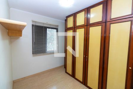 Quarto de apartamento à venda com 2 quartos, 74m² em Jardim Bom Tempo, Taboão da Serra
