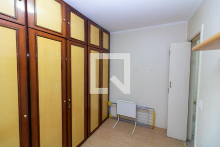 Quarto de apartamento à venda com 2 quartos, 74m² em Jardim Bom Tempo, Taboão da Serra
