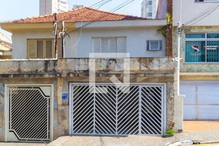 Casa à venda com 134m², 3 quartos e 2 vagas Casa à venda com 134m², 3 quartos e 2 vagasFachada