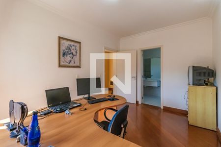 Casa de condomínio à venda com 460m², 4 quartos e 6 vagas Casa de condomínio à venda com 460m², 4 quartos e 6 vagasSuíte 3