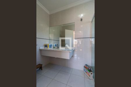 Casa de condomínio à venda com 460m², 4 quartos e 6 vagas Casa de condomínio à venda com 460m², 4 quartos e 6 vagasBanheiro da Suíte 3