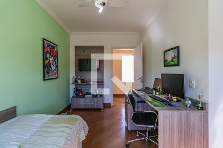 Casa de condomínio à venda com 460m², 4 quartos e 6 vagas Casa de condomínio à venda com 460m², 4 quartos e 6 vagasSuíte 4