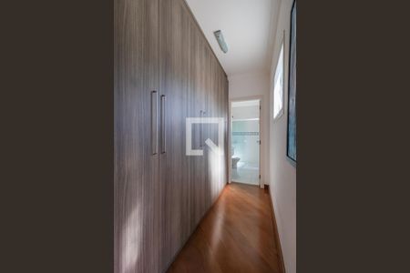 Casa de condomínio à venda com 460m², 4 quartos e 6 vagas Casa de condomínio à venda com 460m², 4 quartos e 6 vagasSuíte 4