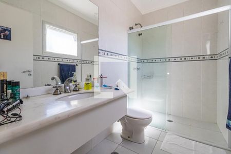 Casa de condomínio à venda com 460m², 4 quartos e 6 vagas Casa de condomínio à venda com 460m², 4 quartos e 6 vagasBanheiro da Suíte 4