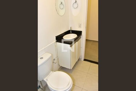 Banheiro de kitnet/studio para alugar com 1 quarto, 34m² em Jurubatuba, São Paulo