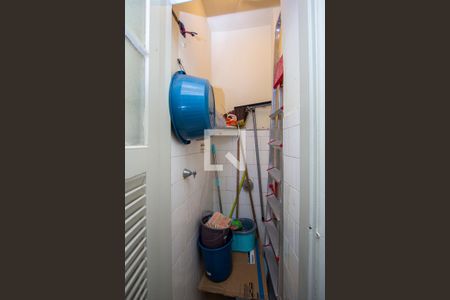 Apartamento para alugar com 71m², 2 quartos e sem vagaBanheiro de serviço