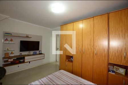 Casa à venda com 220m², 4 quartos e 3 vagasQuarto 1 Suite