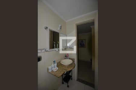 Casa à venda com 220m², 4 quartos e 3 vagasBanheiro social