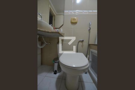 Casa à venda com 220m², 4 quartos e 3 vagasBanheiro da Suíte 2