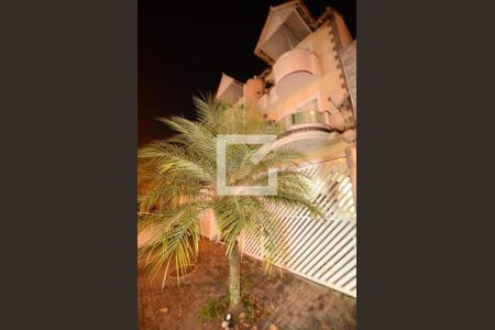 Casa à venda com 220m², 4 quartos e 3 vagasFachada