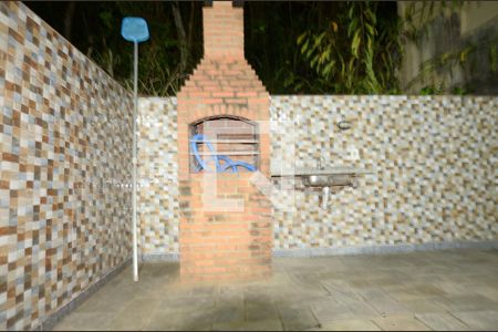 Casa à venda com 220m², 4 quartos e 3 vagasPiscina com churrasqueira