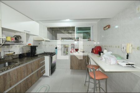 Casa à venda com 220m², 4 quartos e 3 vagasCozinha