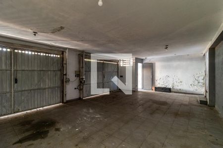 Casa à venda com 200m², 4 quartos e 3 vagas Casa à venda com 200m², 4 quartos e 3 vagasGaragem