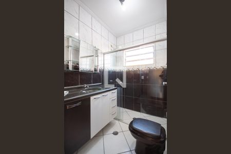 Casa à venda com 100m², 3 quartos e 3 vagas Casa à venda com 100m², 3 quartos e 3 vagasBanheiro 2