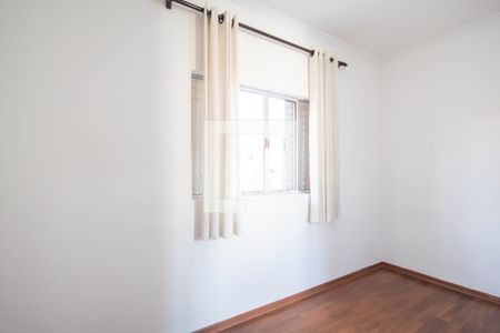 Casa à venda com 100m², 3 quartos e 3 vagas Casa à venda com 100m², 3 quartos e 3 vagasQuarto 2