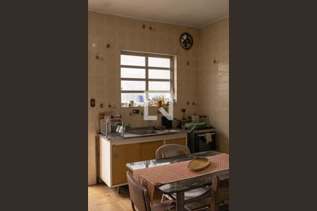 Casa à venda com 250m², 2 quartos e 4 vagas Casa à venda com 250m², 2 quartos e 4 vagasCozinha