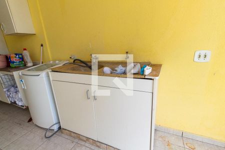 Casa à venda com 166m², 4 quartos e 1 vagaLavanderia